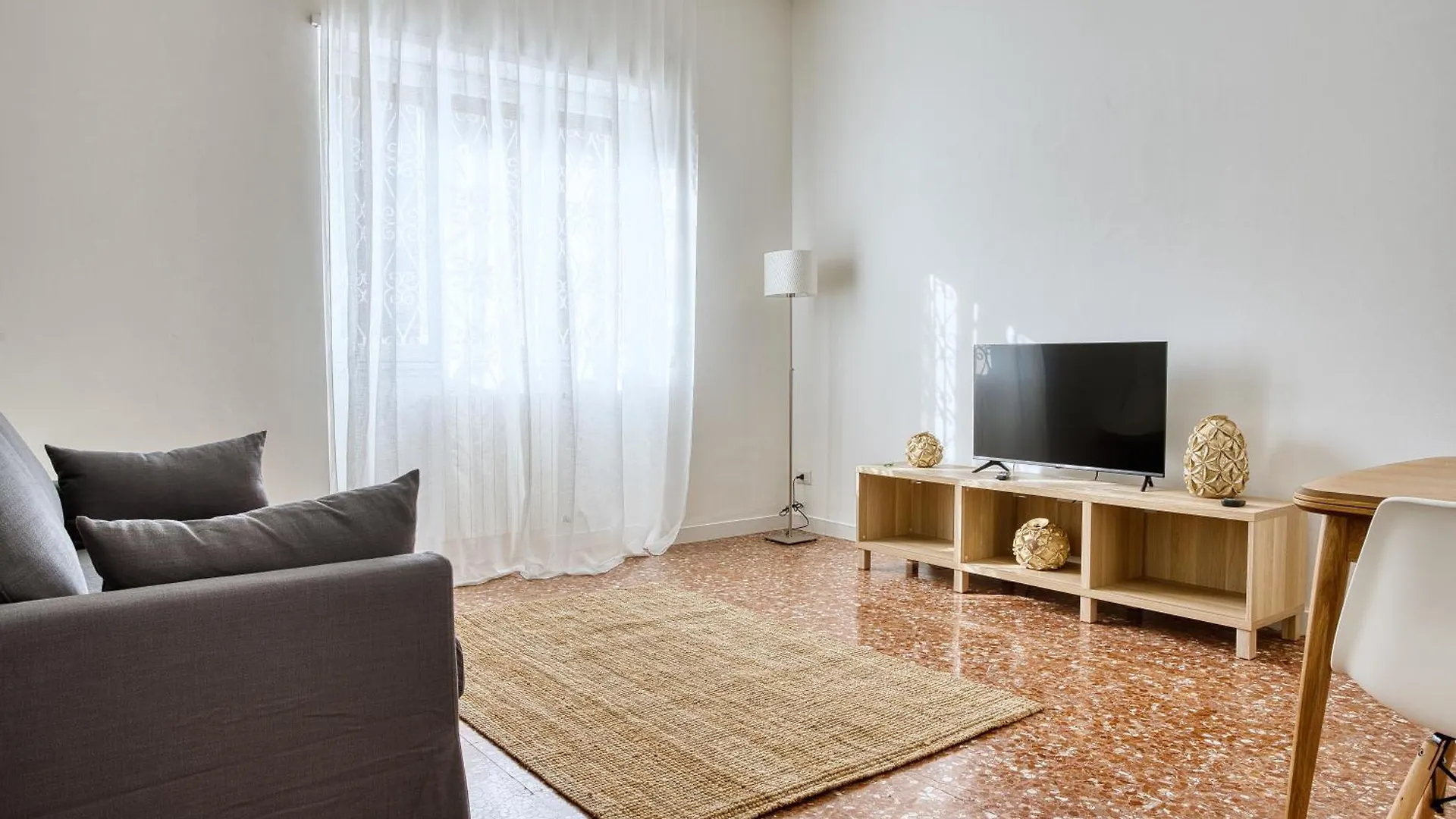 Charme Apartment In Balduina - Near St Peter Rome